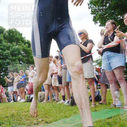 21.06.2026 - 29. Vierlanden-Triathlon LAZAROV Photography http://msf.ph/oto/9858455 21.06.2026 10:57:59 Schwimmen 650, 689 meine-sportfotos.de