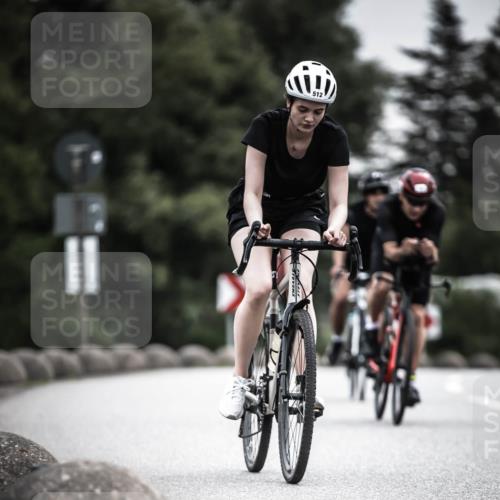 21.06.2026 - 29. Vierlanden-Triathlon H.Heesch http://msf.ph/oto/9858457 21.06.2026 10:30:43 Radfahren 158, 174, 192, 314, 366, 512, 534, 559, 586 meine-sportfotos.de