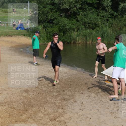 21.06.2026 - 29. Vierlanden-Triathlon Andreas Tolksdorf http://msf.ph/oto/9858485 21.06.2026 09:03:33 Schwimmen 241, 288, 302 meine-sportfotos.de