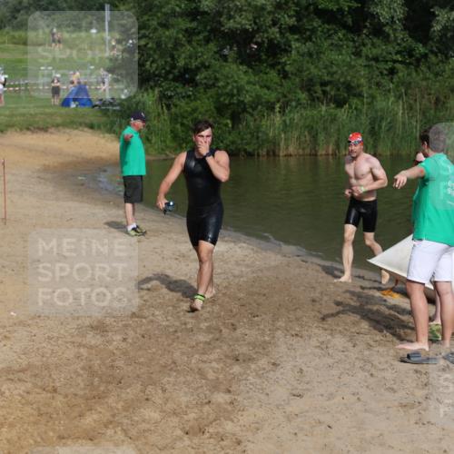 21.06.2026 - 29. Vierlanden-Triathlon Andreas Tolksdorf http://msf.ph/oto/9858494 21.06.2026 09:03:33 Schwimmen 241, 288, 302 meine-sportfotos.de