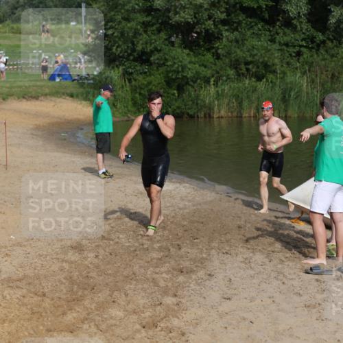 21.06.2026 - 29. Vierlanden-Triathlon Andreas Tolksdorf http://msf.ph/oto/9858502 21.06.2026 09:03:33 Schwimmen 241, 288, 302 meine-sportfotos.de