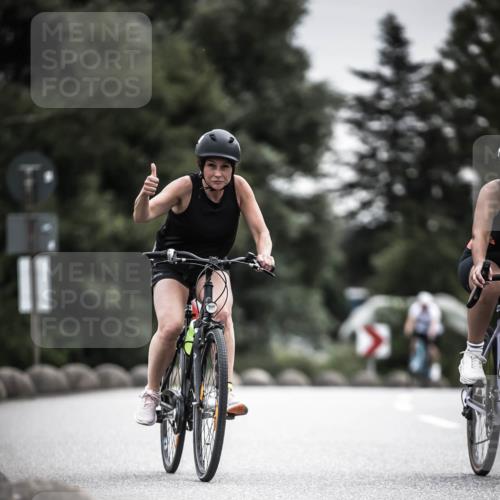 21.06.2026 - 29. Vierlanden-Triathlon H.Heesch http://msf.ph/oto/9858511 21.06.2026 10:30:49 Radfahren 142, 174, 294, 314, 366, 534, 559, 586 meine-sportfotos.de