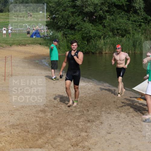 21.06.2026 - 29. Vierlanden-Triathlon Andreas Tolksdorf http://msf.ph/oto/9858542 21.06.2026 09:03:34 Schwimmen 288, 302 meine-sportfotos.de