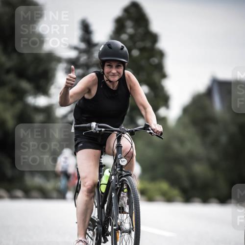21.06.2026 - 29. Vierlanden-Triathlon H.Heesch http://msf.ph/oto/9858551 21.06.2026 10:30:50 Radfahren 142, 174, 294, 314, 366, 534, 559, 580, 586 meine-sportfotos.de