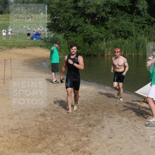 21.06.2026 - 29. Vierlanden-Triathlon Andreas Tolksdorf http://msf.ph/oto/9858565 21.06.2026 09:03:34 Schwimmen 288, 302 meine-sportfotos.de