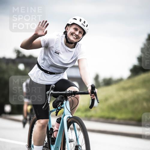 21.06.2026 - 29. Vierlanden-Triathlon H.Heesch http://msf.ph/oto/9858617 21.06.2026 10:30:57 Radfahren 142, 175, 360, 505, 523, 580, 623 meine-sportfotos.de