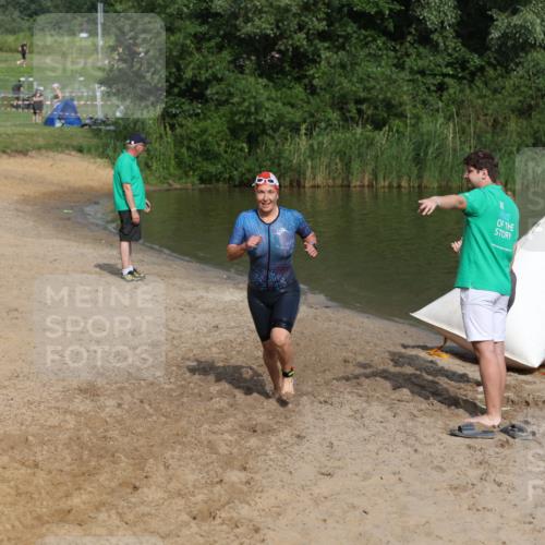 21.06.2026 - 29. Vierlanden-Triathlon Andreas Tolksdorf http://msf.ph/oto/9858628 21.06.2026 09:03:40 Schwimmen 288, 302 meine-sportfotos.de
