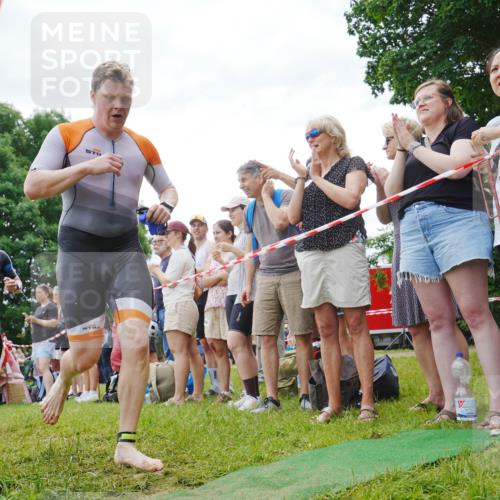 21.06.2026 - 29. Vierlanden-Triathlon LAZAROV Photography http://msf.ph/oto/9858638 21.06.2026 10:58:20 Schwimmen 668, 715, 719 meine-sportfotos.de