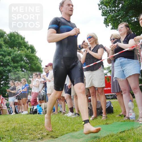 21.06.2026 - 29. Vierlanden-Triathlon LAZAROV Photography http://msf.ph/oto/9858666 21.06.2026 10:58:21 Schwimmen 668, 691, 715, 719 meine-sportfotos.de