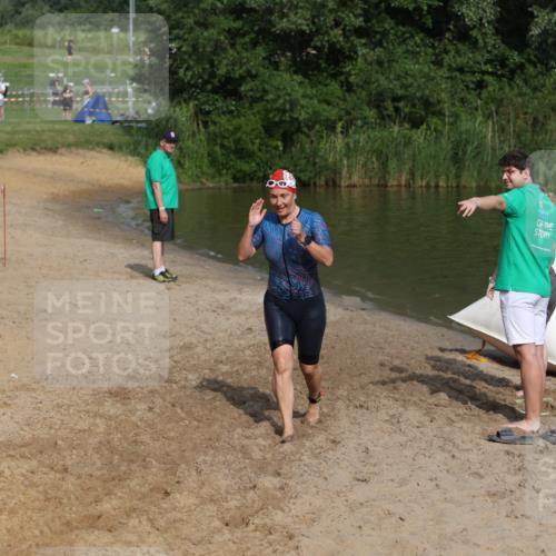 21.06.2026 - 29. Vierlanden-Triathlon Andreas Tolksdorf http://msf.ph/oto/9858670 21.06.2026 09:03:41 Schwimmen 288, 302 meine-sportfotos.de