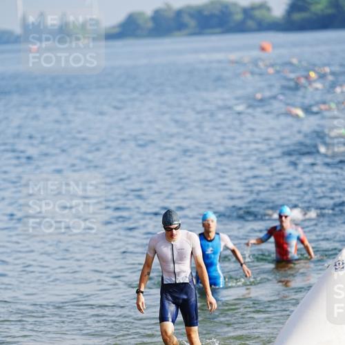 21.06.2026 - 29. Vierlanden-Triathlon LAZAROV Photography http://msf.ph/oto/9858685 21.06.2026 08:14:34 Schwimmen  meine-sportfotos.de