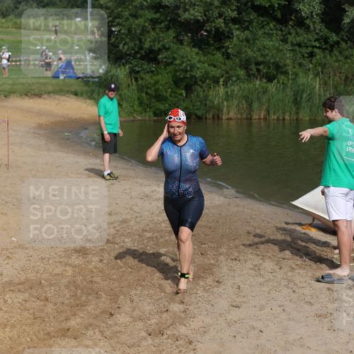 21.06.2026 - 29. Vierlanden-Triathlon Andreas Tolksdorf http://msf.ph/oto/9858700 21.06.2026 09:03:41 Schwimmen 288, 302 meine-sportfotos.de