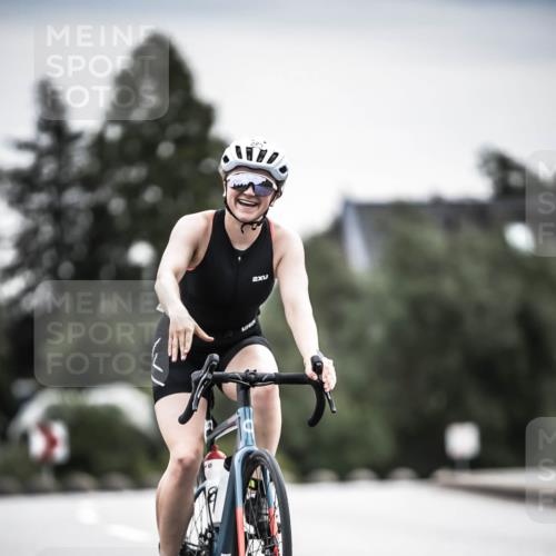 21.06.2026 - 29. Vierlanden-Triathlon H.Heesch http://msf.ph/oto/9858817 21.06.2026 10:31:15 Radfahren 229, 265, 280, 352, 498, 612 meine-sportfotos.de