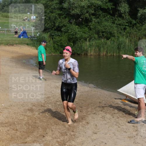 21.06.2026 - 29. Vierlanden-Triathlon Andreas Tolksdorf http://msf.ph/oto/9858861 21.06.2026 09:04:14 Schwimmen 244 meine-sportfotos.de