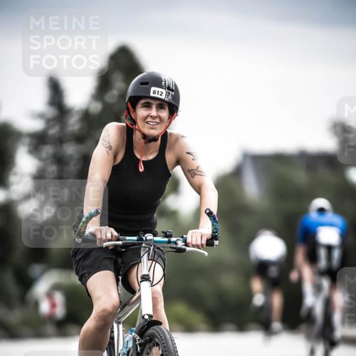 21.06.2026 - 29. Vierlanden-Triathlon H.Heesch http://msf.ph/oto/9858894 21.06.2026 10:31:20 Radfahren 265, 498, 612 meine-sportfotos.de