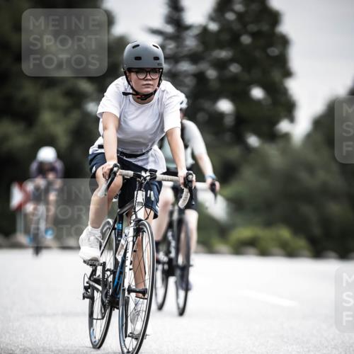 21.06.2026 - 29. Vierlanden-Triathlon H.Heesch http://msf.ph/oto/9858962 21.06.2026 10:31:33 Radfahren 145, 221, 301, 337, 489, 510 meine-sportfotos.de