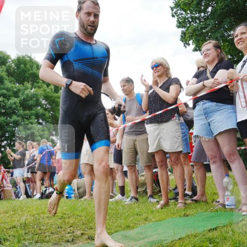 21.06.2026 - 29. Vierlanden-Triathlon LAZAROV Photography http://msf.ph/oto/9859009 21.06.2026 10:58:53 Schwimmen 630, 681, 699, 721, 745 meine-sportfotos.de