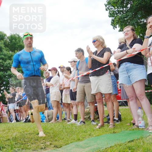 21.06.2026 - 29. Vierlanden-Triathlon LAZAROV Photography http://msf.ph/oto/9859027 21.06.2026 10:59:02 Schwimmen 653, 681 meine-sportfotos.de