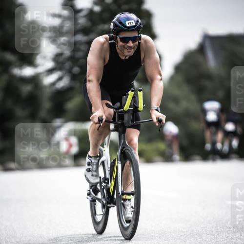 21.06.2026 - 29. Vierlanden-Triathlon H.Heesch http://msf.ph/oto/9859071 21.06.2026 10:31:43 Radfahren 123, 202, 226, 301, 308, 389, 1357 meine-sportfotos.de