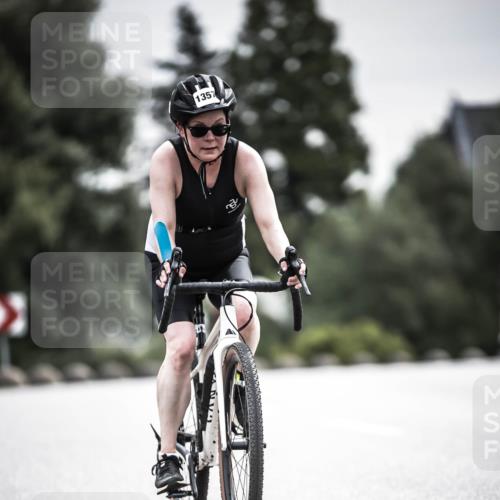 21.06.2026 - 29. Vierlanden-Triathlon H.Heesch http://msf.ph/oto/9859089 21.06.2026 10:31:44 Radfahren 123, 202, 226, 301, 308, 389, 1357 meine-sportfotos.de