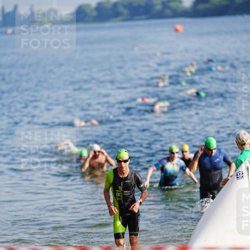 21.06.2026 - 29. Vierlanden-Triathlon LAZAROV Photography http://msf.ph/oto/9859101 21.06.2026 08:17:28 Schwimmen  meine-sportfotos.de