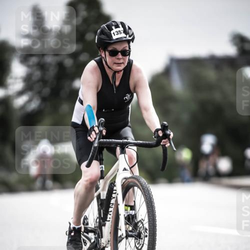 21.06.2026 - 29. Vierlanden-Triathlon H.Heesch http://msf.ph/oto/9859103 21.06.2026 10:31:44 Radfahren 123, 202, 226, 301, 308, 389, 1357 meine-sportfotos.de
