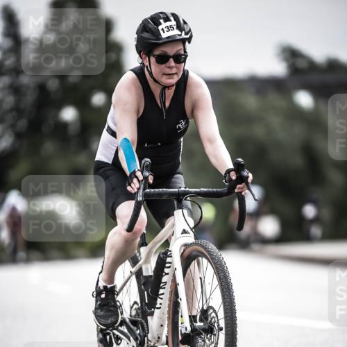 21.06.2026 - 29. Vierlanden-Triathlon H.Heesch http://msf.ph/oto/9859109 21.06.2026 10:31:45 Radfahren 123, 202, 226, 308, 389, 1357 meine-sportfotos.de