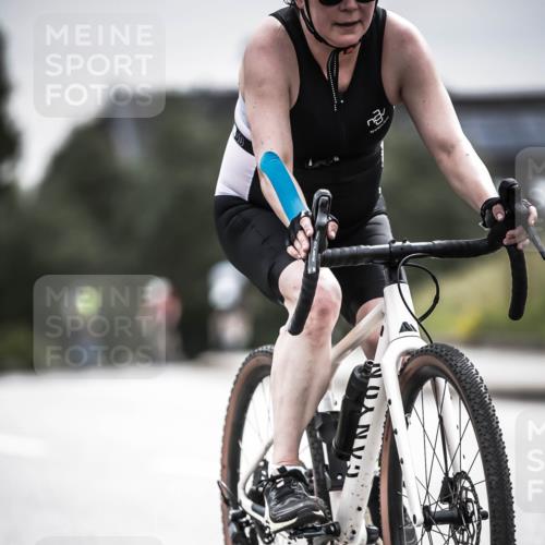 21.06.2026 - 29. Vierlanden-Triathlon H.Heesch http://msf.ph/oto/9859125 21.06.2026 10:31:45 Radfahren 123, 202, 226, 308, 389, 1357 meine-sportfotos.de