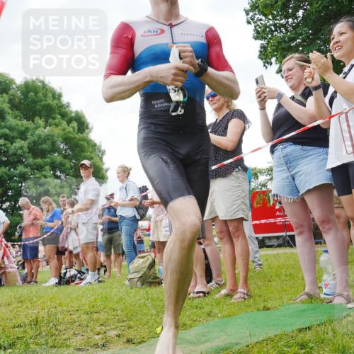 21.06.2026 - 29. Vierlanden-Triathlon LAZAROV Photography http://msf.ph/oto/9859407 21.06.2026 11:03:17 Schwimmen 703, 713 meine-sportfotos.de