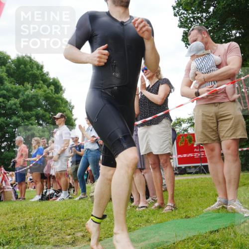 21.06.2026 - 29. Vierlanden-Triathlon LAZAROV Photography http://msf.ph/oto/9859437 21.06.2026 11:04:14 Schwimmen 655, 734 meine-sportfotos.de