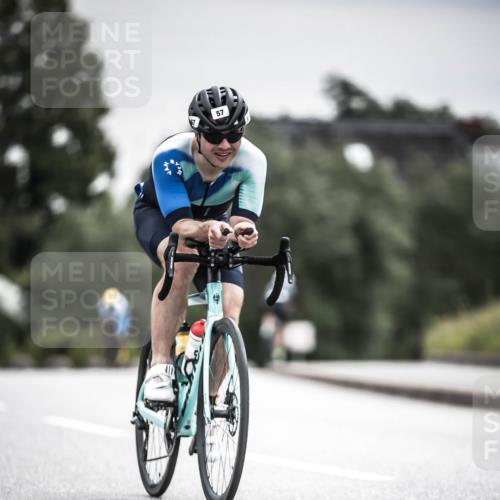21.06.2026 - 29. Vierlanden-Triathlon H.Heesch http://msf.ph/oto/9859461 21.06.2026 10:32:09 Radfahren 19, 57, 196, 617 meine-sportfotos.de