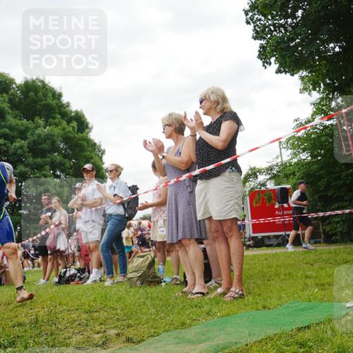 21.06.2026 - 29. Vierlanden-Triathlon LAZAROV Photography http://msf.ph/oto/9859479 21.06.2026 11:04:53 Schwimmen 733, 822 meine-sportfotos.de