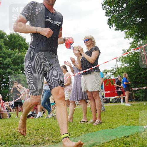 21.06.2026 - 29. Vierlanden-Triathlon LAZAROV Photography http://msf.ph/oto/9859527 21.06.2026 11:06:13 Schwimmen 814 meine-sportfotos.de