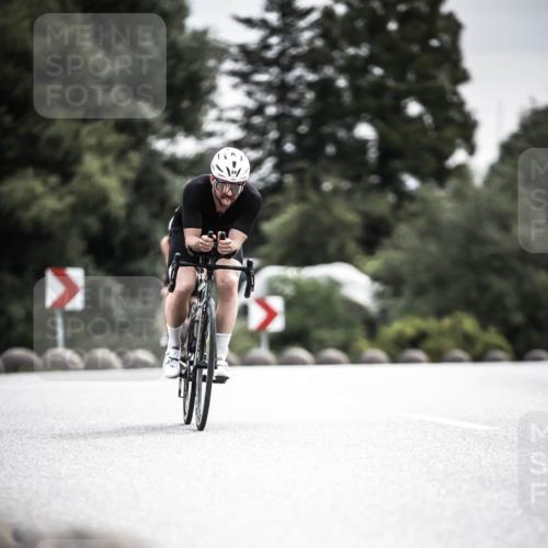 21.06.2026 - 29. Vierlanden-Triathlon H.Heesch http://msf.ph/oto/9859549 21.06.2026 10:32:21 Radfahren 13, 84, 165, 169, 199, 312, 594, 595 meine-sportfotos.de