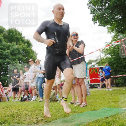 21.06.2026 - 29. Vierlanden-Triathlon LAZAROV Photography http://msf.ph/oto/9859551 21.06.2026 11:06:54 Schwimmen 635, 664, 717, 737 meine-sportfotos.de