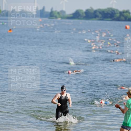 21.06.2026 - 29. Vierlanden-Triathlon LAZAROV Photography http://msf.ph/oto/9859556 21.06.2026 08:34:27 Schwimmen  meine-sportfotos.de