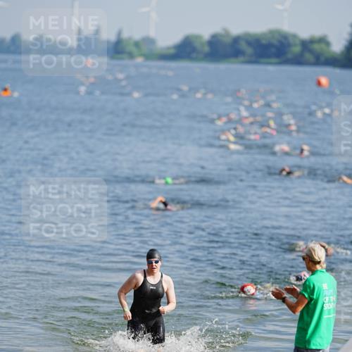 21.06.2026 - 29. Vierlanden-Triathlon LAZAROV Photography http://msf.ph/oto/9859567 21.06.2026 08:34:28 Schwimmen  meine-sportfotos.de