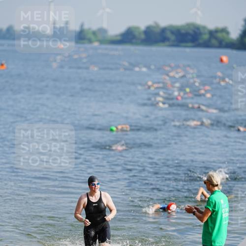 21.06.2026 - 29. Vierlanden-Triathlon LAZAROV Photography http://msf.ph/oto/9859570 21.06.2026 08:34:29 Schwimmen  meine-sportfotos.de