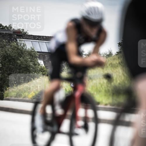 21.06.2026 - 29. Vierlanden-Triathlon H.Heesch http://msf.ph/oto/9859620 21.06.2026 10:32:24 Radfahren 12, 13, 54, 84, 165, 169, 199, 239, 324, 595 meine-sportfotos.de