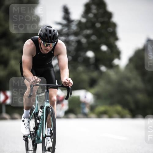 21.06.2026 - 29. Vierlanden-Triathlon H.Heesch http://msf.ph/oto/9859642 21.06.2026 10:32:25 Radfahren 12, 13, 54, 84, 165, 169, 239, 324, 595 meine-sportfotos.de