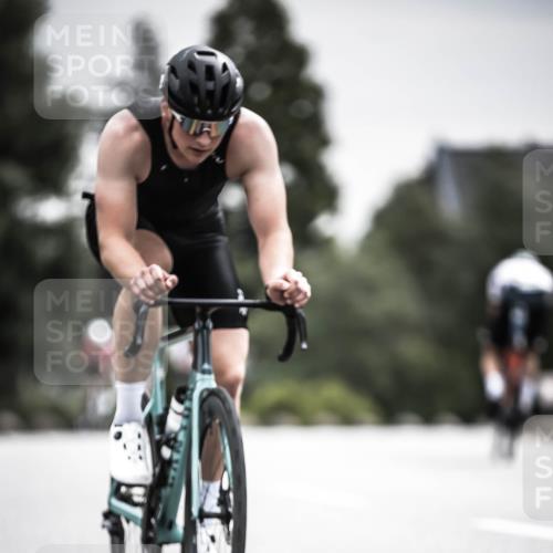21.06.2026 - 29. Vierlanden-Triathlon H.Heesch http://msf.ph/oto/9859652 21.06.2026 10:32:26 Radfahren 12, 13, 54, 165, 169, 239, 324, 595 meine-sportfotos.de