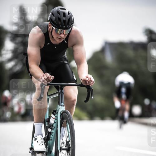 21.06.2026 - 29. Vierlanden-Triathlon H.Heesch http://msf.ph/oto/9859659 21.06.2026 10:32:26 Radfahren 12, 13, 54, 165, 169, 239, 324, 595 meine-sportfotos.de