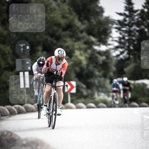 21.06.2026 - 29. Vierlanden-Triathlon H.Heesch http://msf.ph/oto/9859677 21.06.2026 10:32:30 Radfahren 12, 54, 93, 217, 239, 299, 302, 324 meine-sportfotos.de