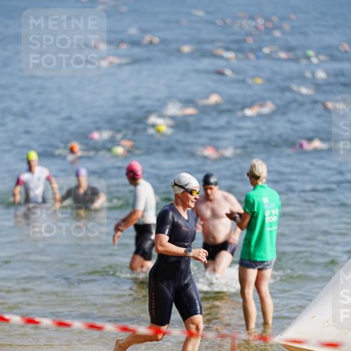 21.06.2026 - 29. Vierlanden-Triathlon LAZAROV Photography http://msf.ph/oto/9859690 21.06.2026 08:35:50 Schwimmen  meine-sportfotos.de