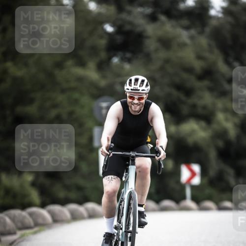21.06.2026 - 29. Vierlanden-Triathlon H.Heesch http://msf.ph/oto/9859797 21.06.2026 12:06:13 Radfahren 264, 752, 829, 837, 913, 919, 941, 956, 965, 972, 975 meine-sportfotos.de