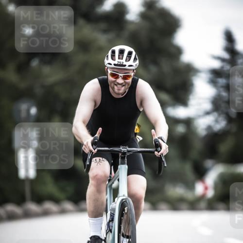 21.06.2026 - 29. Vierlanden-Triathlon H.Heesch http://msf.ph/oto/9859825 21.06.2026 12:06:14 Radfahren 752, 829, 837, 913, 919, 956, 965 meine-sportfotos.de