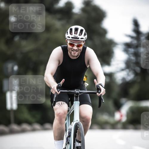 21.06.2026 - 29. Vierlanden-Triathlon H.Heesch http://msf.ph/oto/9859827 21.06.2026 12:06:14 Radfahren 752, 829, 837, 913, 919, 956, 965 meine-sportfotos.de