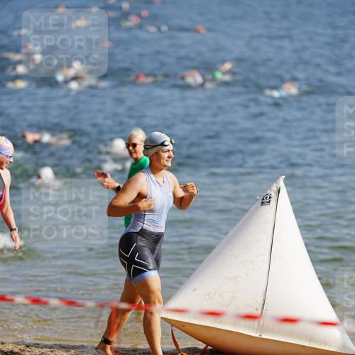 21.06.2026 - 29. Vierlanden-Triathlon LAZAROV Photography http://msf.ph/oto/9859834 21.06.2026 08:36:30 Schwimmen  meine-sportfotos.de