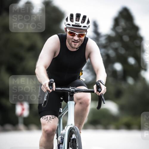 21.06.2026 - 29. Vierlanden-Triathlon H.Heesch http://msf.ph/oto/9859844 21.06.2026 12:06:14 Radfahren 752, 829, 837, 913, 919, 956, 965 meine-sportfotos.de