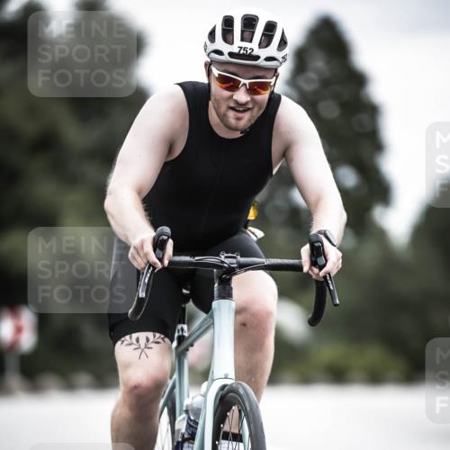 21.06.2026 - 29. Vierlanden-Triathlon H.Heesch http://msf.ph/oto/9859851 21.06.2026 12:06:14 Radfahren 752, 829, 837, 913, 919, 956, 965 meine-sportfotos.de